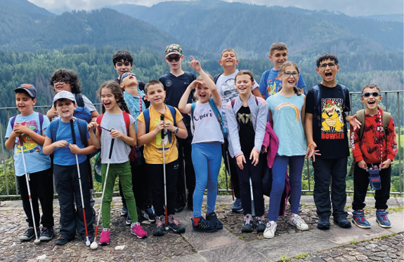 Foto di gruppo con i bambini partecipanti